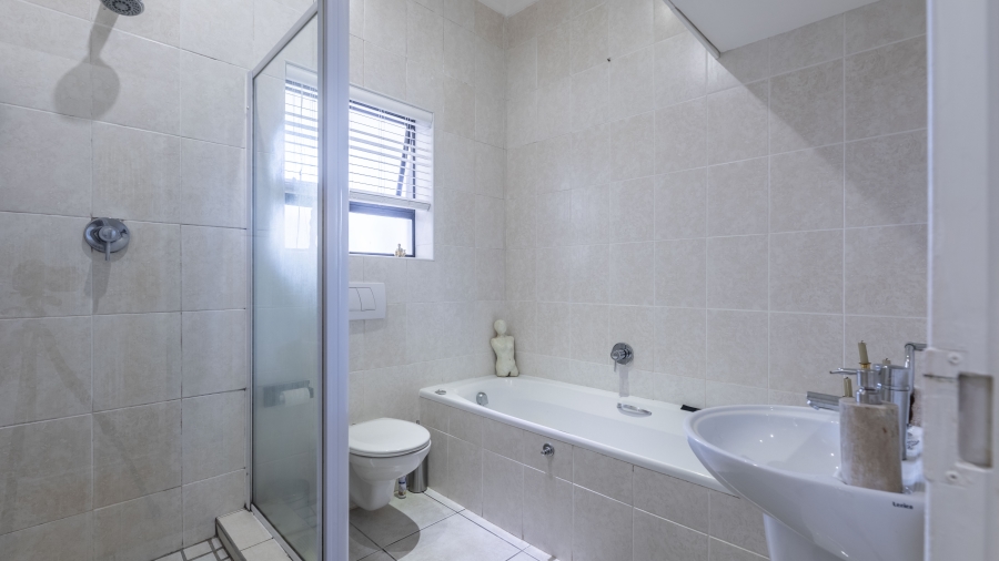 To Let 2 Bedroom Property for Rent in Big Bay Western Cape